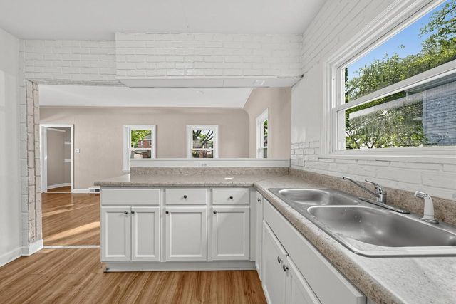 5521 N 33rd St Milwaukee, Milwaukee, WI 53209