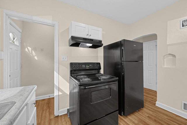 5521 N 33rd St Milwaukee, Milwaukee, WI 53209