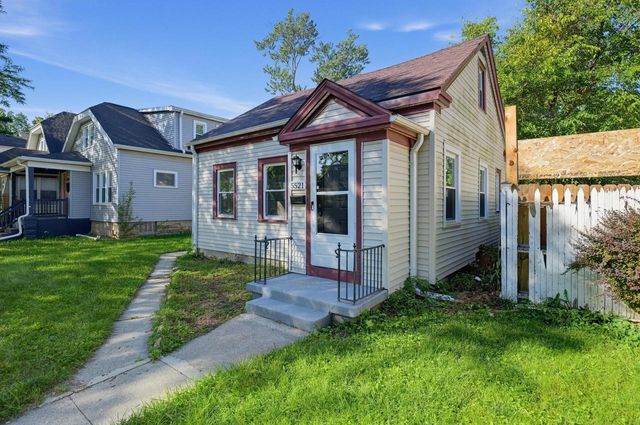5521 N 33rd St Milwaukee, Milwaukee, WI 53209