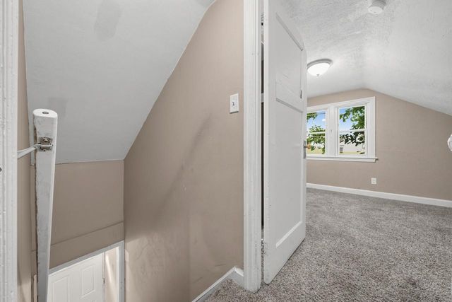 5521 N 33rd St Milwaukee, Milwaukee, WI 53209