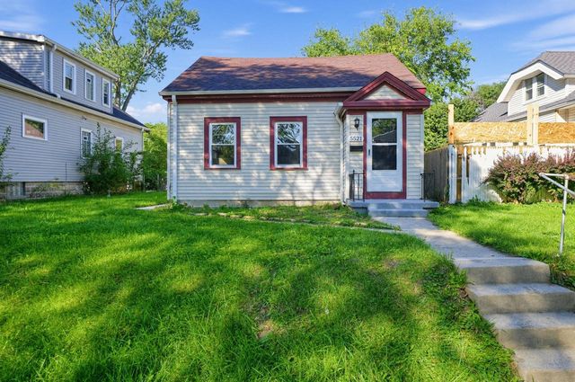 5521 N 33rd St Milwaukee, Milwaukee, WI 53209