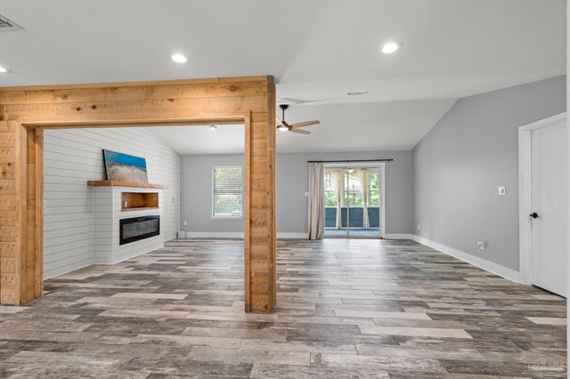 8573 Westview Ln, Pensacola, FL 32514