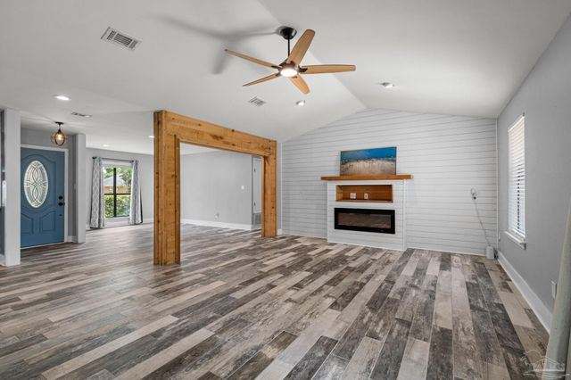 8573 Westview Ln, Pensacola, FL 32514