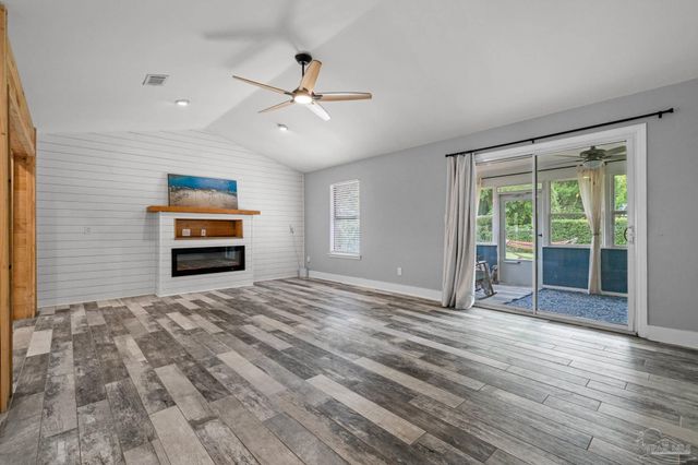 8573 Westview Ln, Pensacola, FL 32514