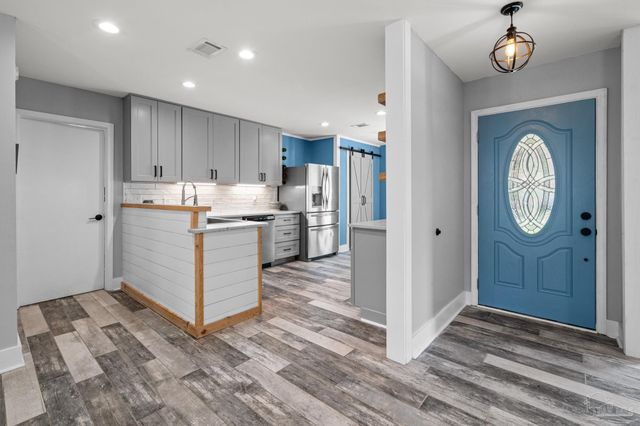 8573 Westview Ln, Pensacola, FL 32514