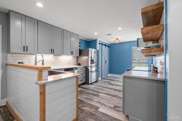 8573 Westview Ln, Pensacola, FL 32514