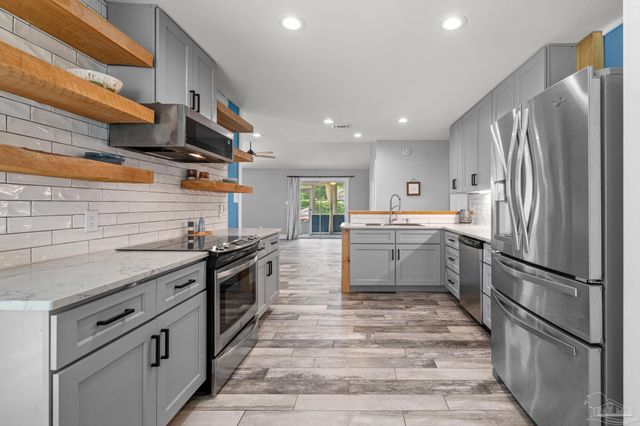 8573 Westview Ln, Pensacola, FL 32514