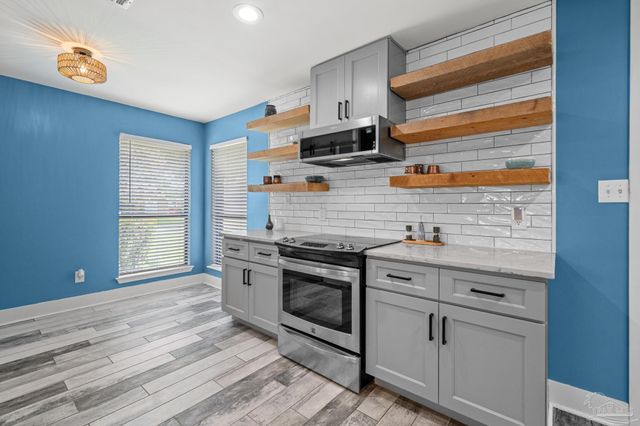 8573 Westview Ln, Pensacola, FL 32514