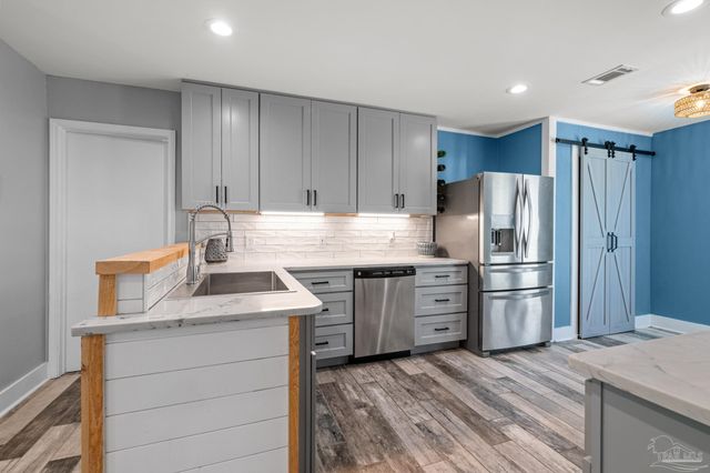 8573 Westview Ln, Pensacola, FL 32514