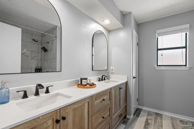 8573 Westview Ln, Pensacola, FL 32514