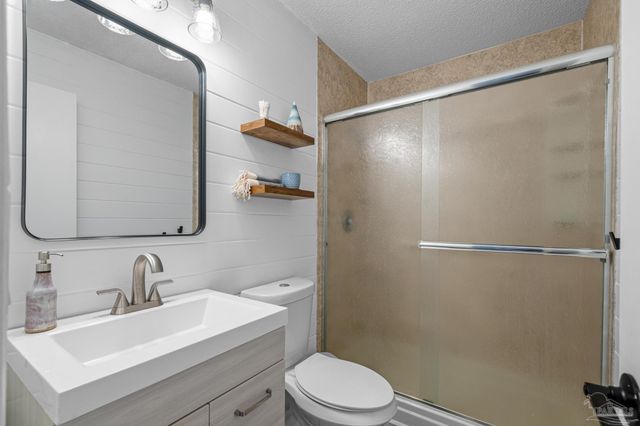 8573 Westview Ln, Pensacola, FL 32514