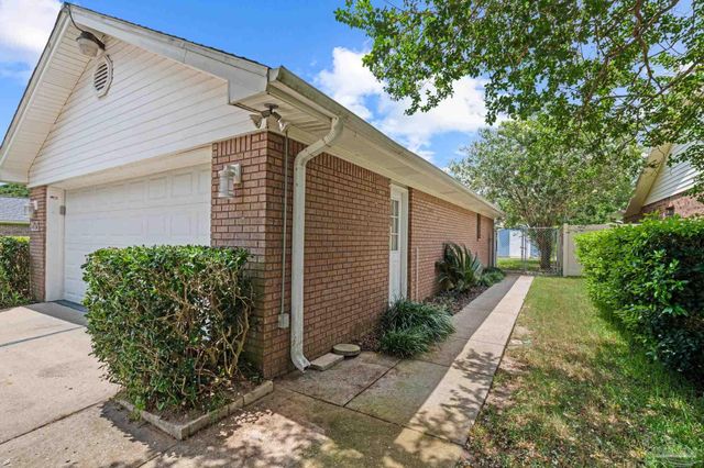 8573 Westview Ln, Pensacola, FL 32514