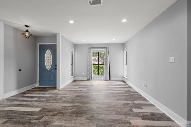 8573 Westview Ln, Pensacola, FL 32514