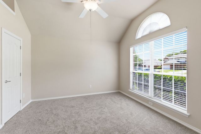 817 Huebner Way, Burleson, TX 76028