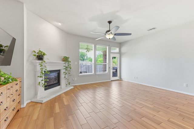 817 Huebner Way, Burleson, TX 76028