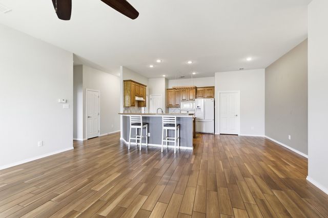 817 Huebner Way, Burleson, TX 76028