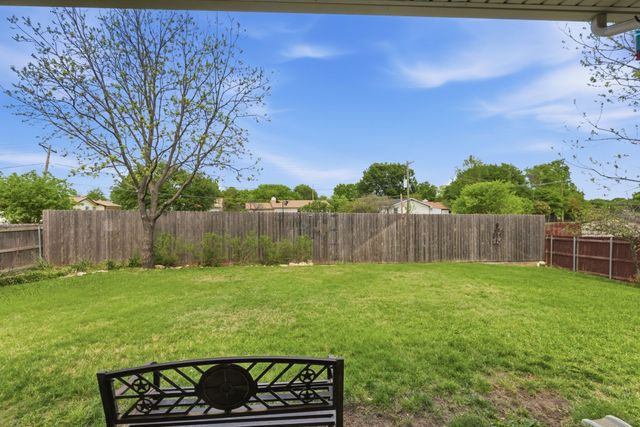 817 Huebner Way, Burleson, TX 76028