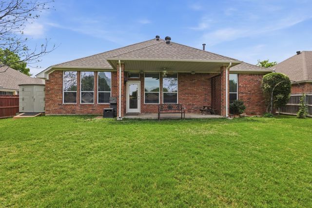 817 Huebner Way, Burleson, TX 76028