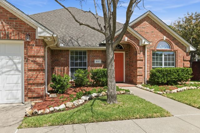 817 Huebner Way, Burleson, TX 76028