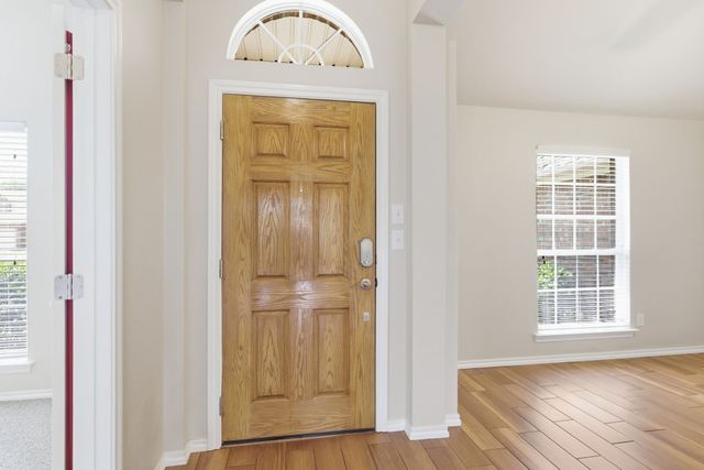 817 Huebner Way, Burleson, TX 76028