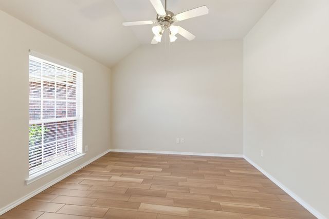 817 Huebner Way, Burleson, TX 76028