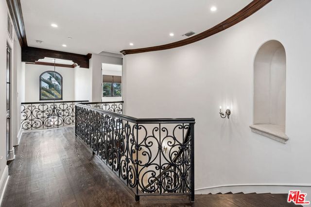 305 N Palm Drive, Beverly Hills, CA 90210