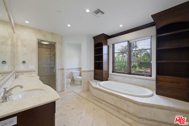 305 N Palm Drive, Beverly Hills, CA 90210