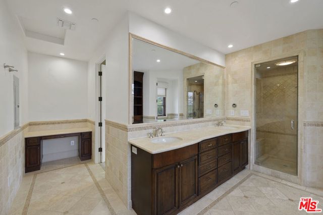 305 N Palm Drive, Beverly Hills, CA 90210