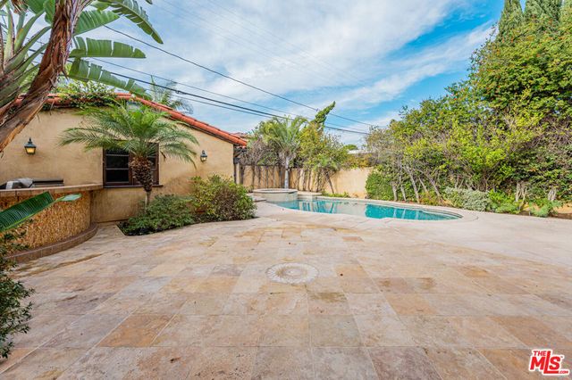 305 N Palm Drive, Beverly Hills, CA 90210