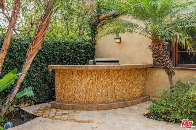 305 N Palm Drive, Beverly Hills, CA 90210