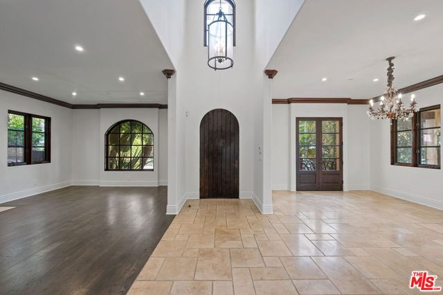 305 N Palm Drive, Beverly Hills, CA 90210