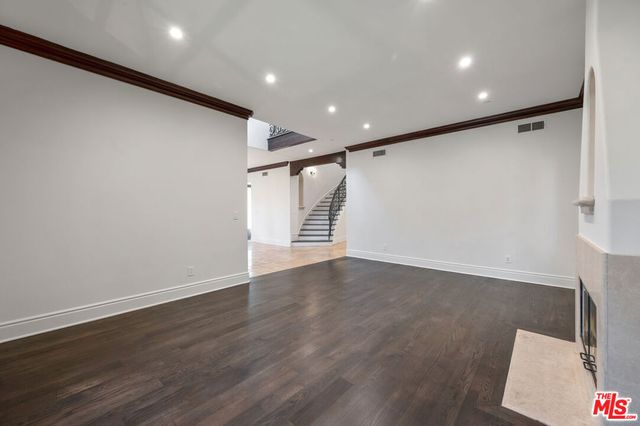 305 N Palm Drive, Beverly Hills, CA 90210