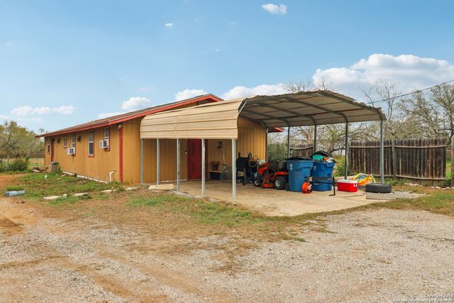 215 & 213 Coughran, Pleasanton, TX 78064