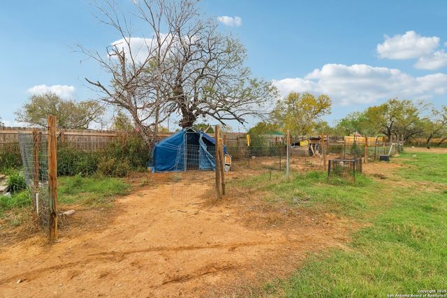 215 & 213 Coughran, Pleasanton, TX 78064