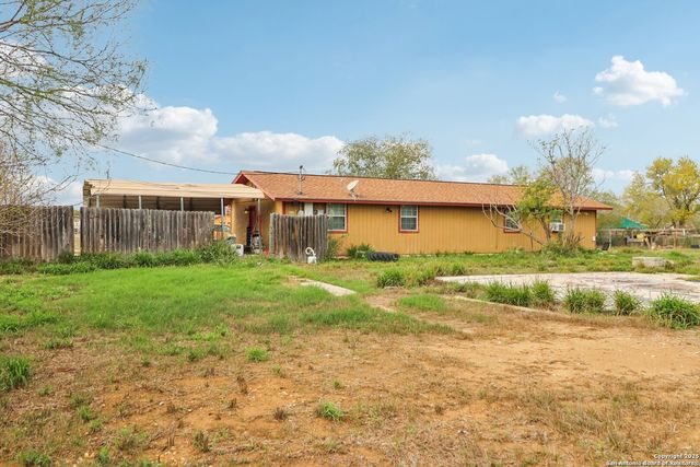 215 & 213 Coughran, Pleasanton, TX 78064