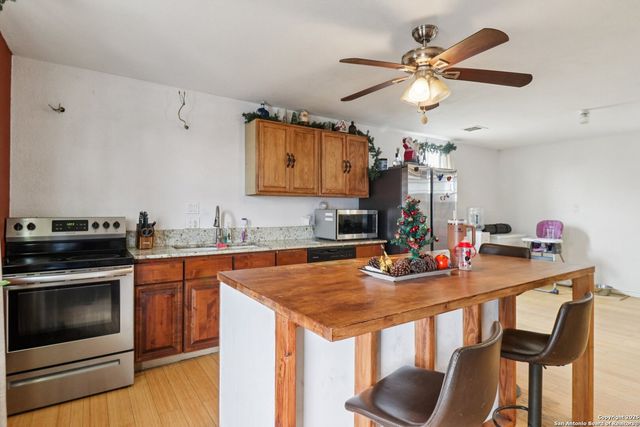 215 & 213 Coughran, Pleasanton, TX 78064