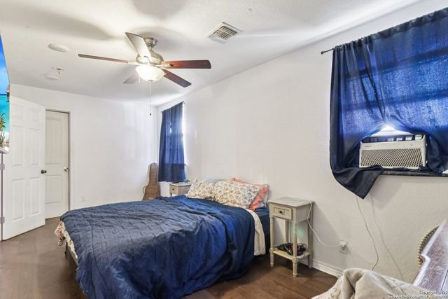 215 & 213 Coughran, Pleasanton, TX 78064