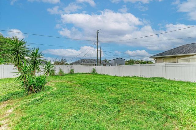 2147 FLORIBANNA STREET, North Port, FL 34287