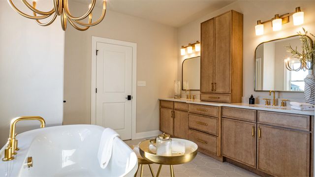 1751 Trailbrook Drive, Valparaiso, IN 46385