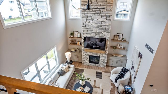 1751 Trailbrook Drive, Valparaiso, IN 46385