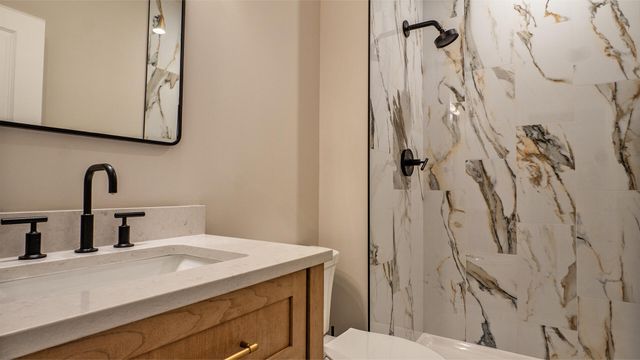 1751 Trailbrook Drive, Valparaiso, IN 46385