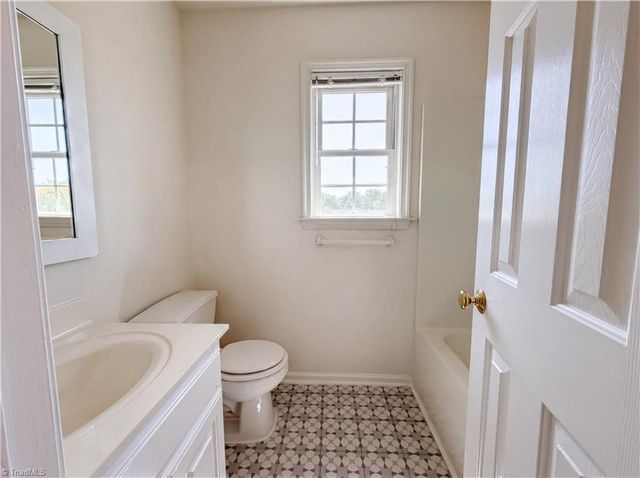 135 Brookgreen Court, Kernersville, NC 27284