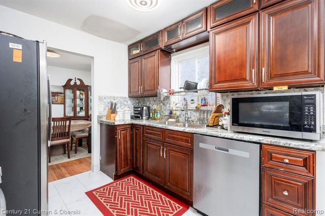 1286 Sherbourne Drive, Dearborn Heights, MI 48127