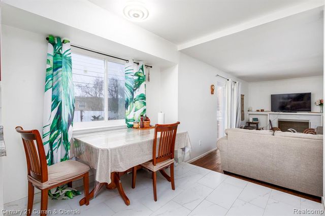 1286 Sherbourne Drive, Dearborn Heights, MI 48127