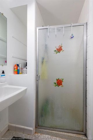 1286 Sherbourne Drive, Dearborn Heights, MI 48127