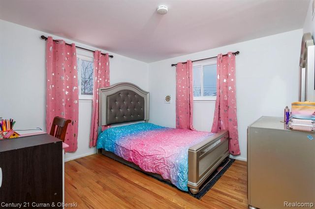 1286 Sherbourne Drive, Dearborn Heights, MI 48127