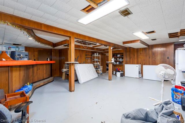 1286 Sherbourne Drive, Dearborn Heights, MI 48127