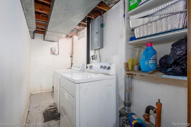 1286 Sherbourne Drive, Dearborn Heights, MI 48127