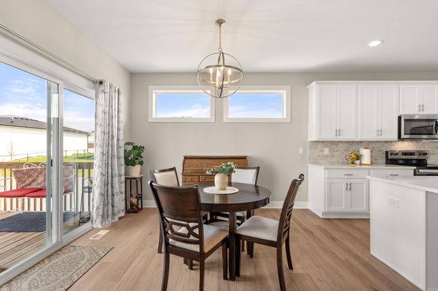 15005 Springbrook Trail, Urbandale, IA 50323