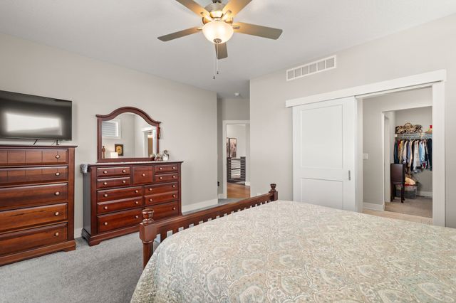 15005 Springbrook Trail, Urbandale, IA 50323